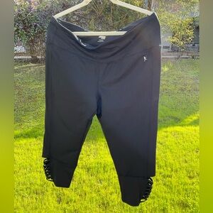 “New” Danskin Black Cropped Leggings with Lace-Up Detail.  Size XXL